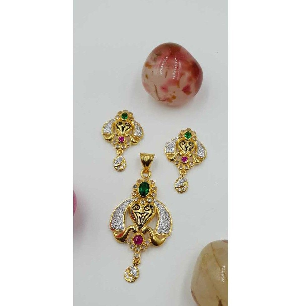 916 Gold Studded Pendant With Earring