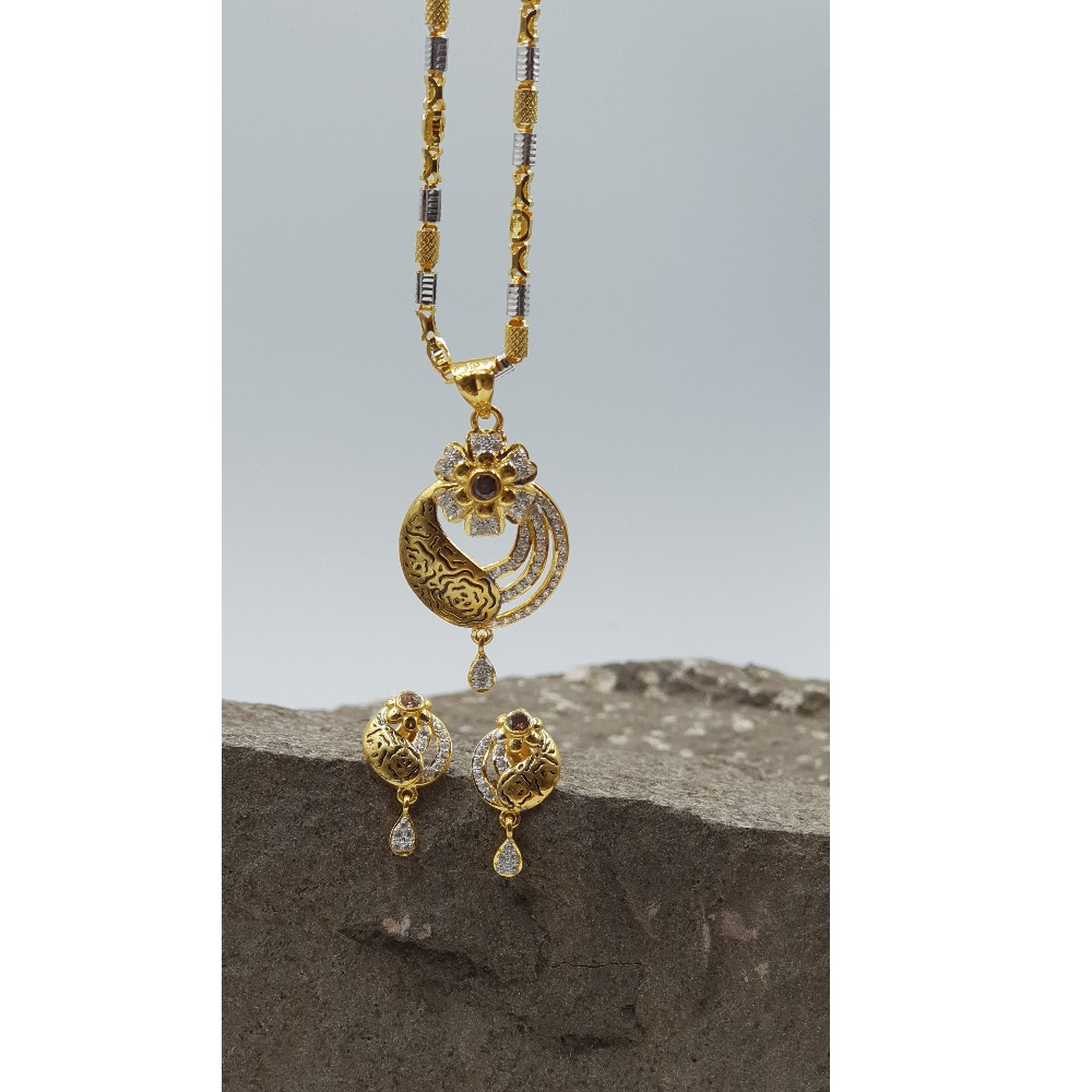 22KT Yellow Gold Ladies Indian Modern Necklace Set