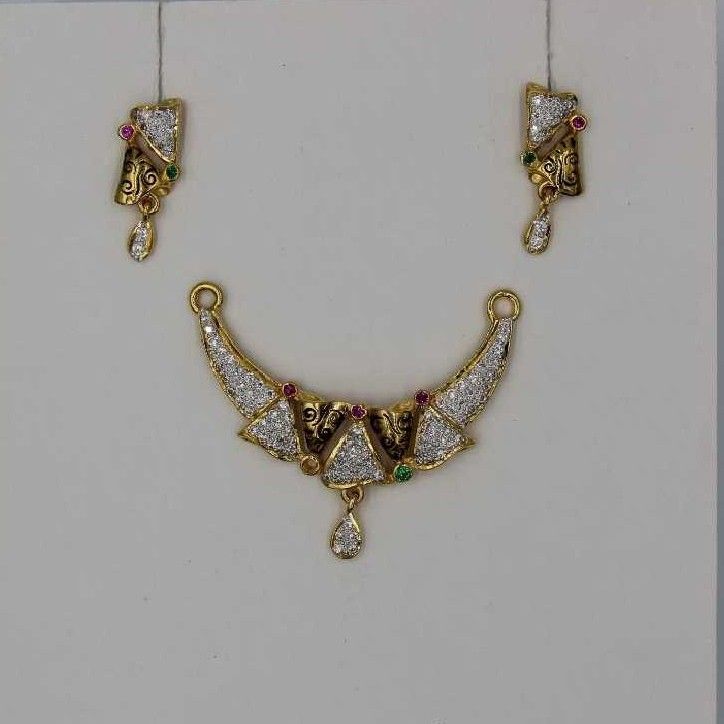22KT Gold Modern Pendant Set