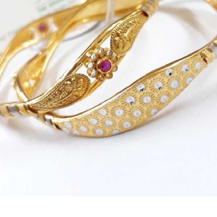 22KT Gold Indian Designer Ladies Bangles