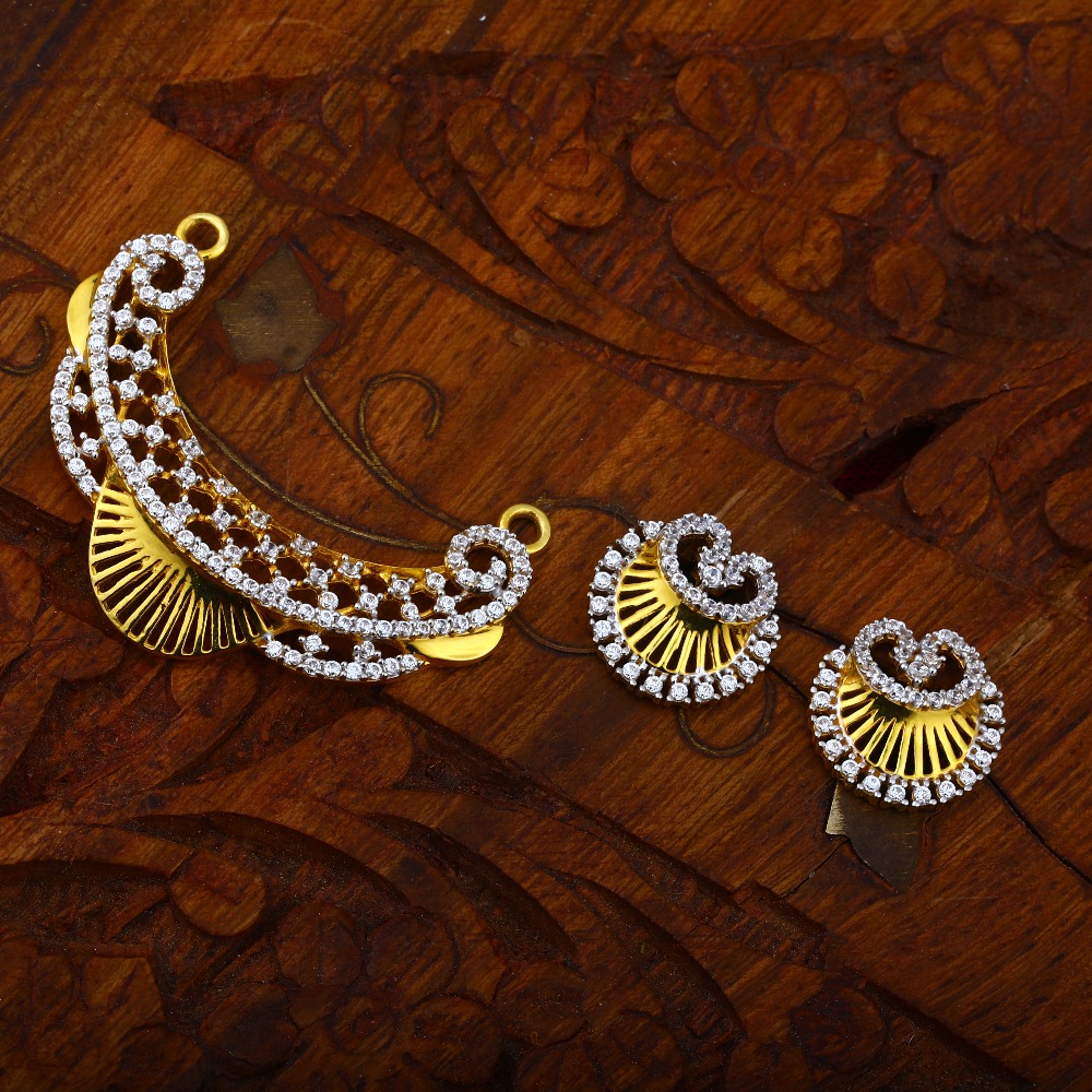 22KT Gold Traditional Design CZ Hallmark Design Pendant Set
