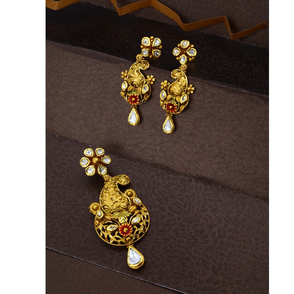 916 Gold Unique Design Pendant Set