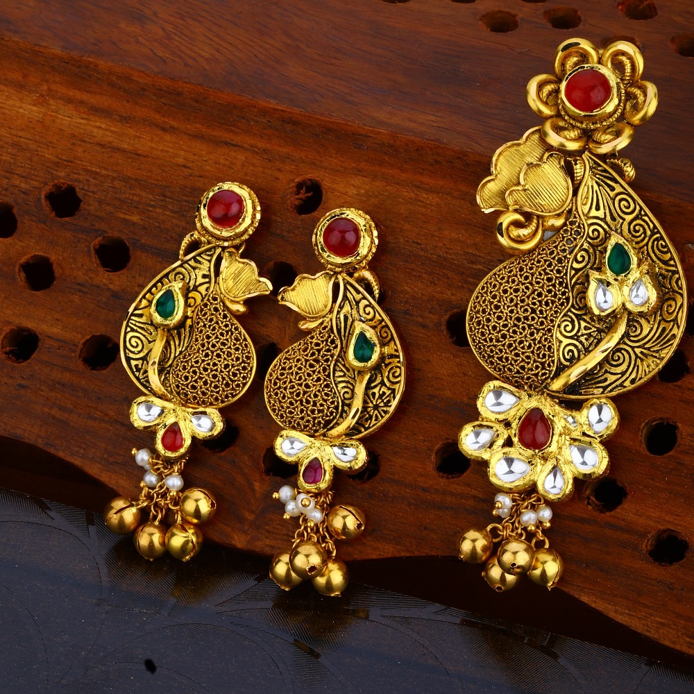 22KT Gold Hallmark  Antique Pendant Set