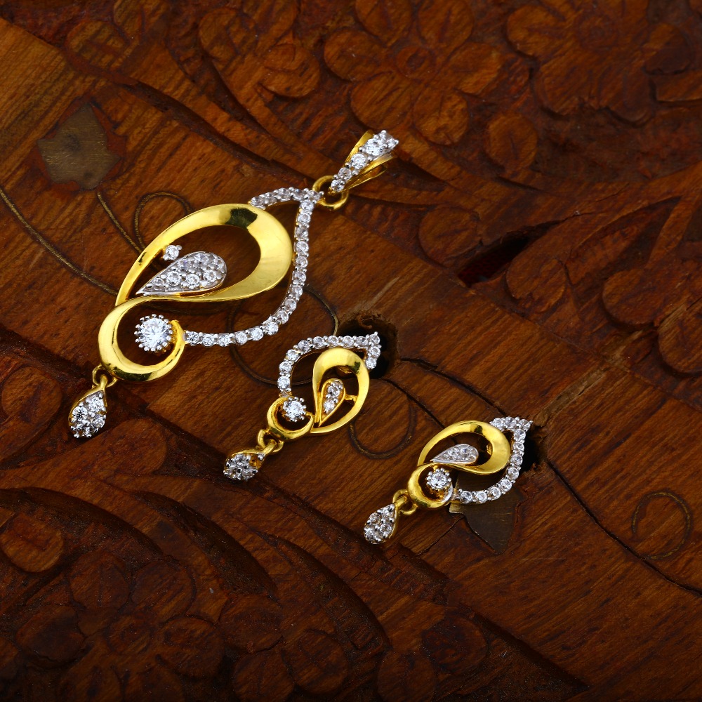 916 CZ Gold Antique Design Hallmark Pendant Set