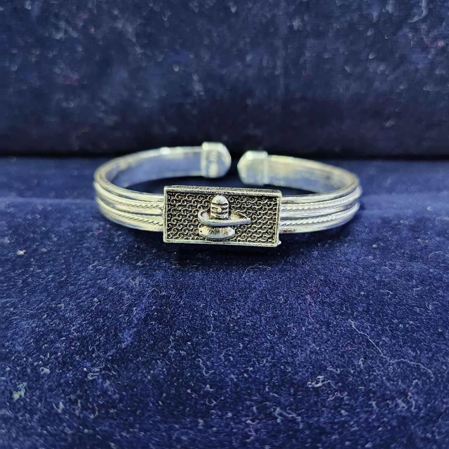70K Silver Shivling Design Kada For Men