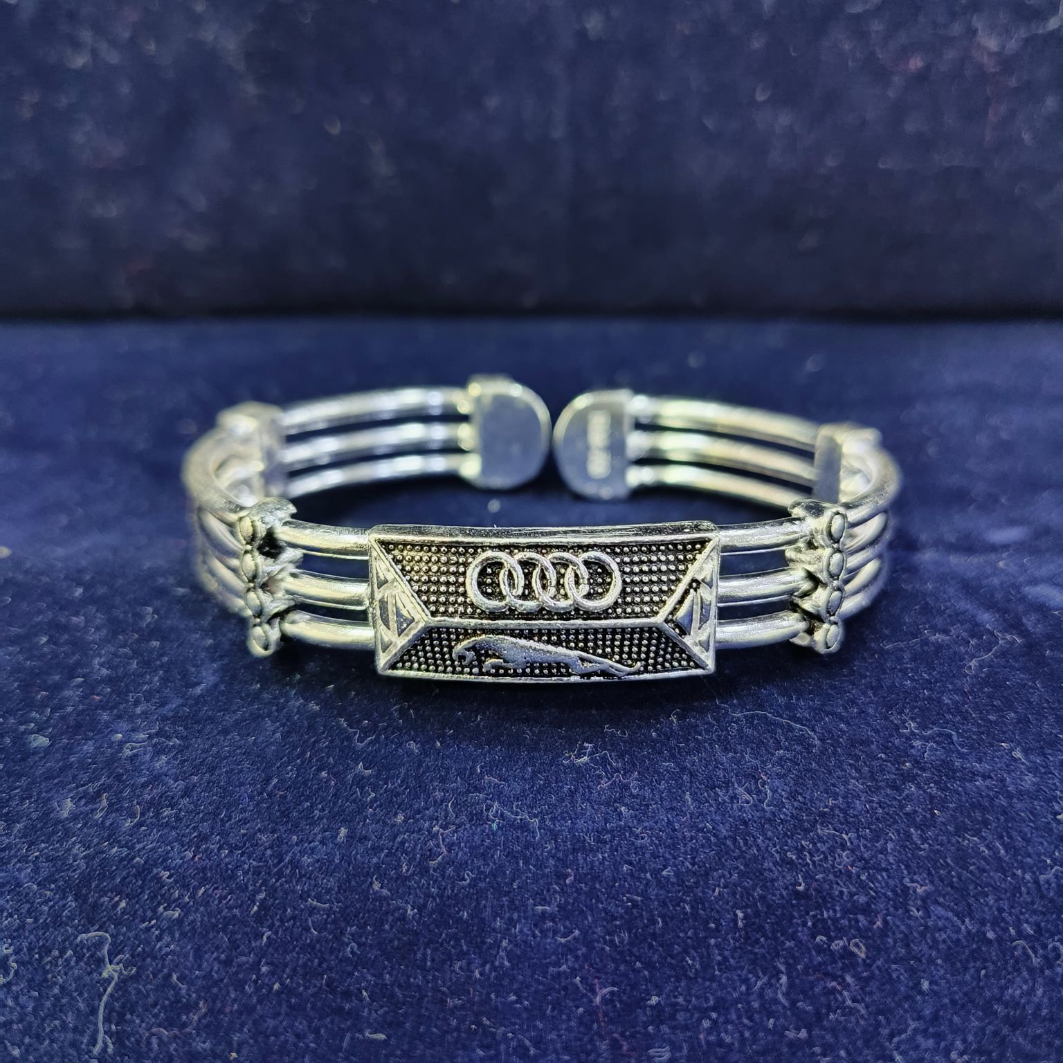 70K Silver Fancy Audi Design Kada