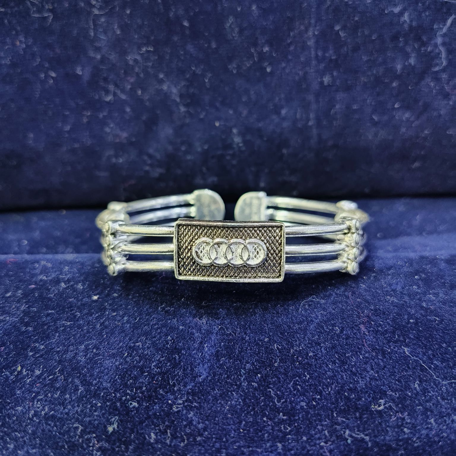 70K Silver Audi Symbol Design Kada