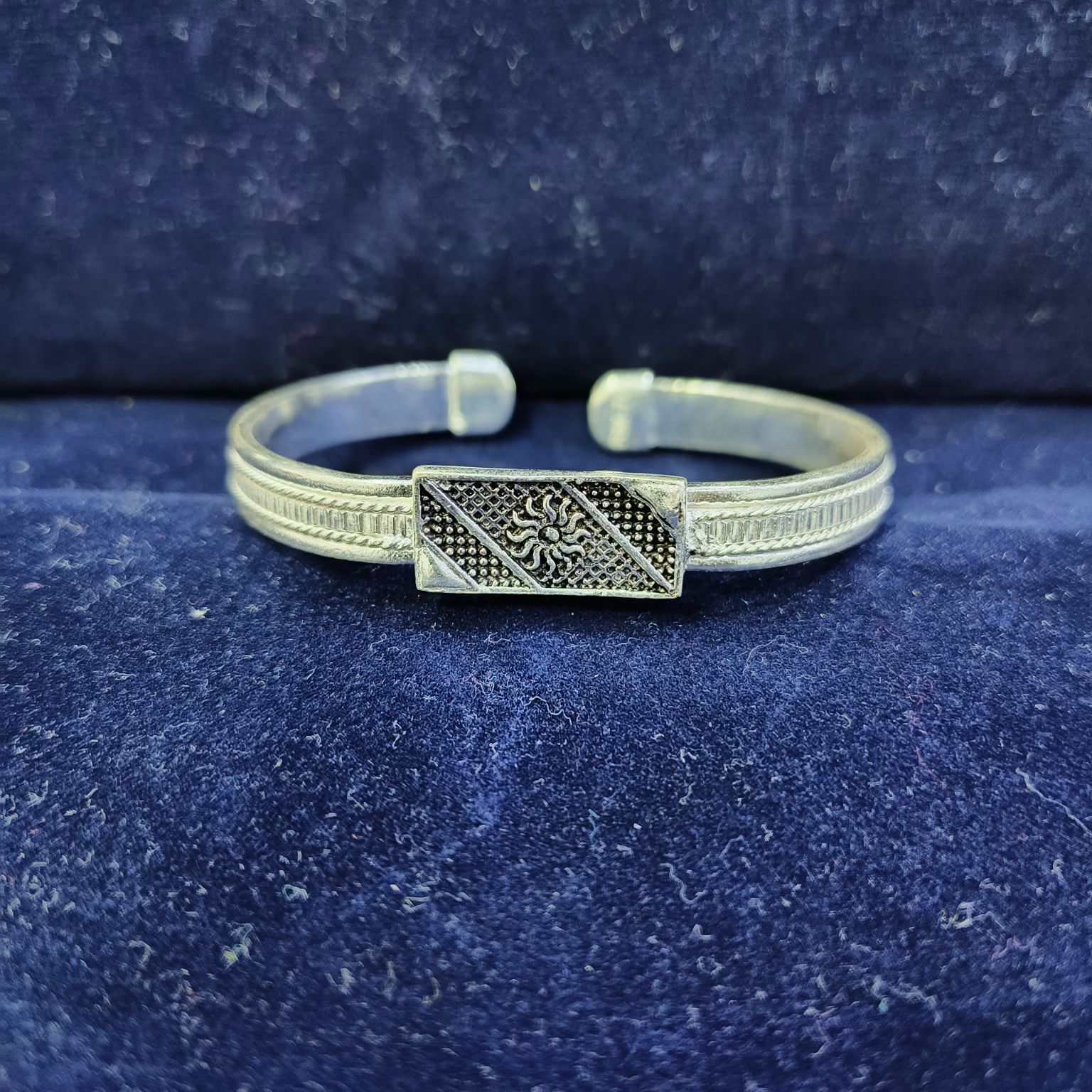 70K Silver Surya Design Kada