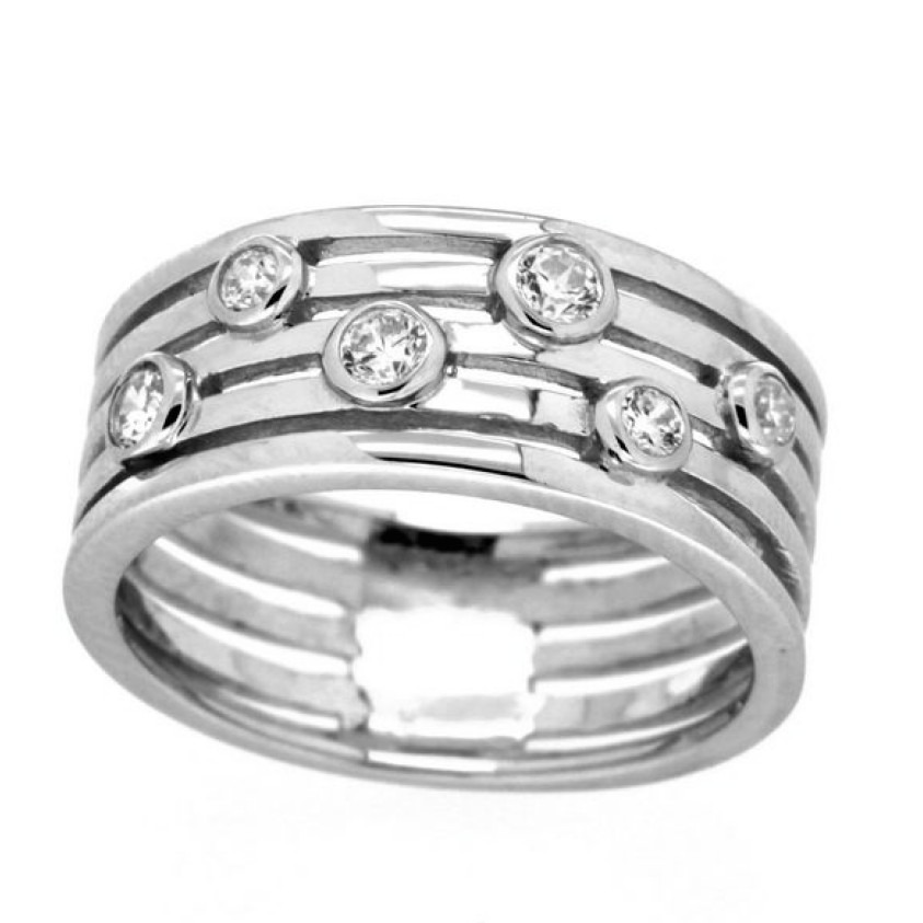 Gold With Diamond Antique Ring
