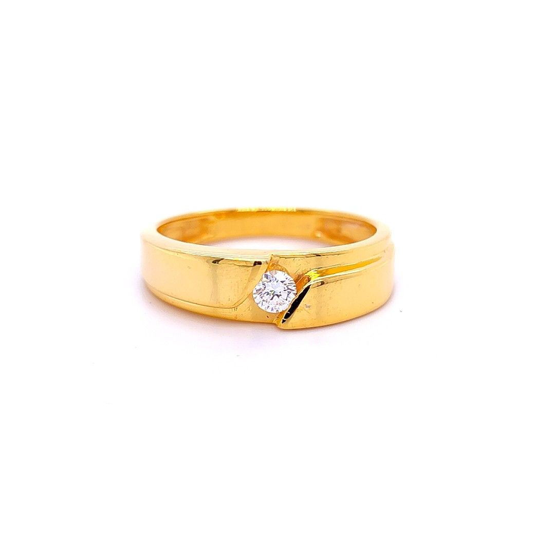 Stunning Single Stone Diamond Ring