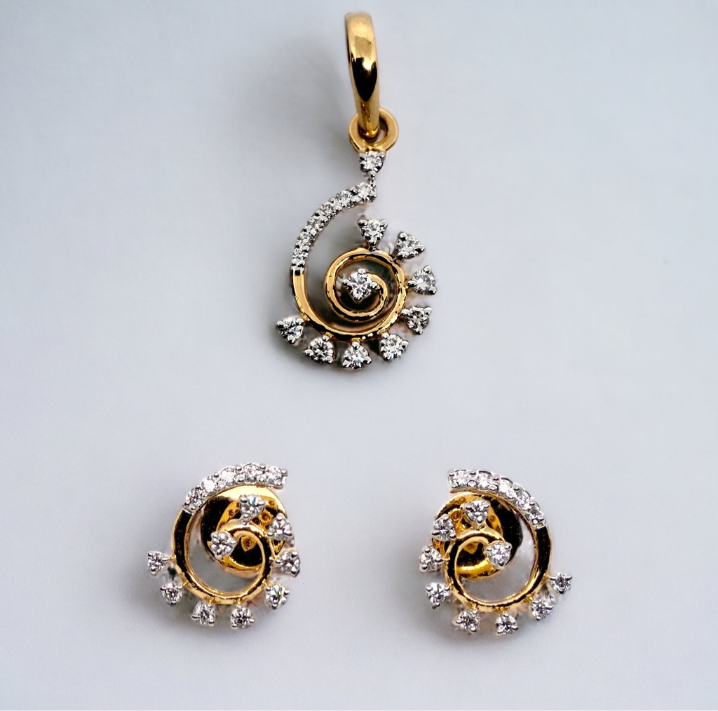 Resplendent Diamond Pendant and earrings set