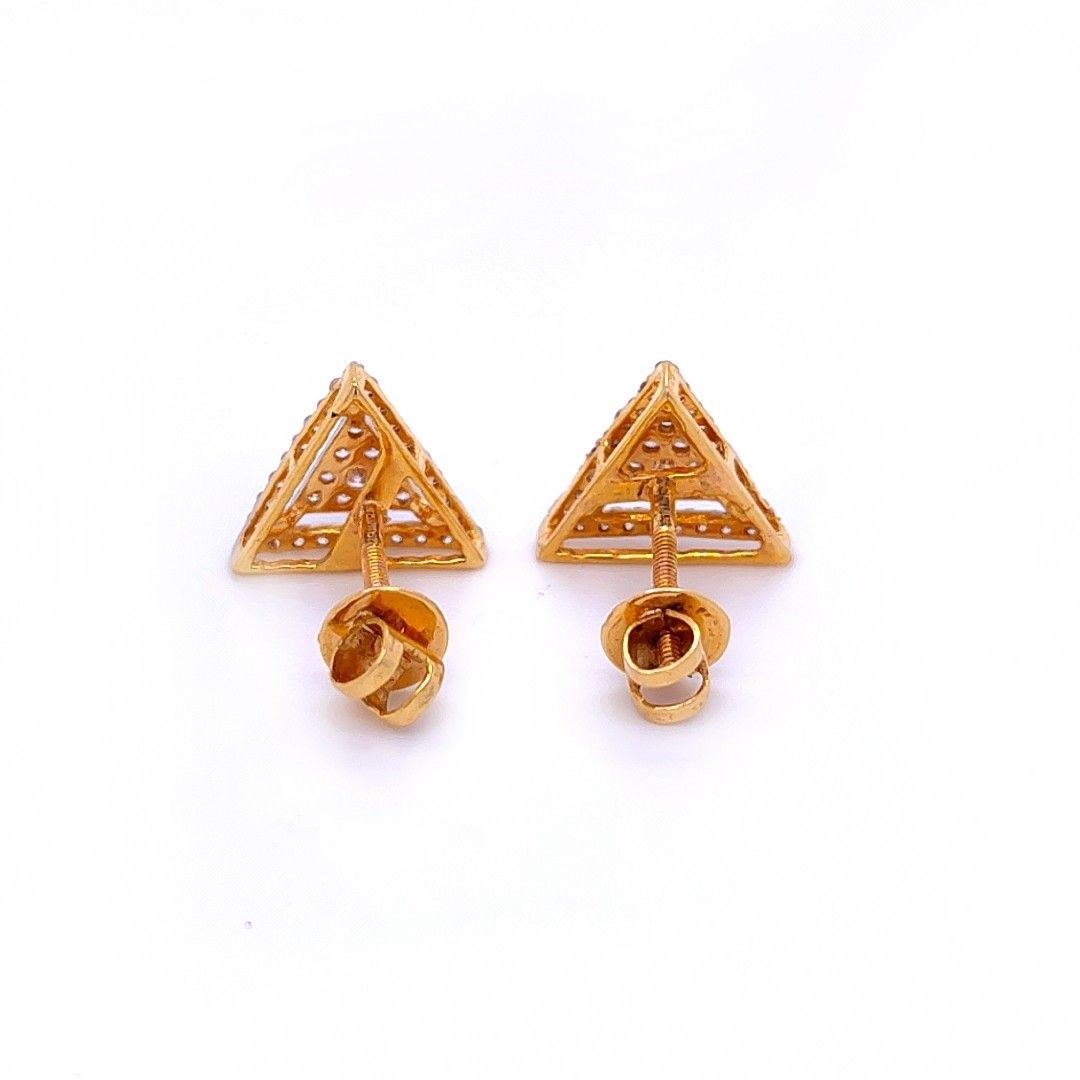 Whimsical triangular shape diamond earrings - Image 5