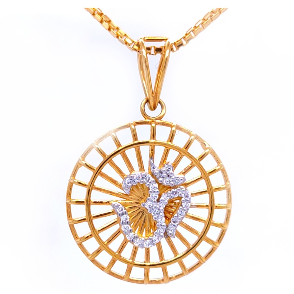 Sunrise om diamond pendant in yellow gold