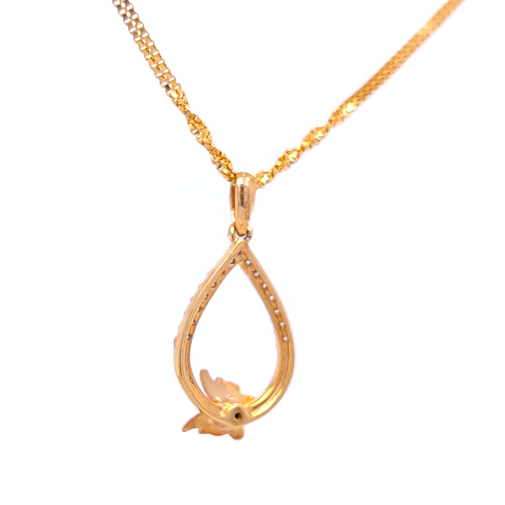 Charismatic butterfly diamond gold pendant - Image 4