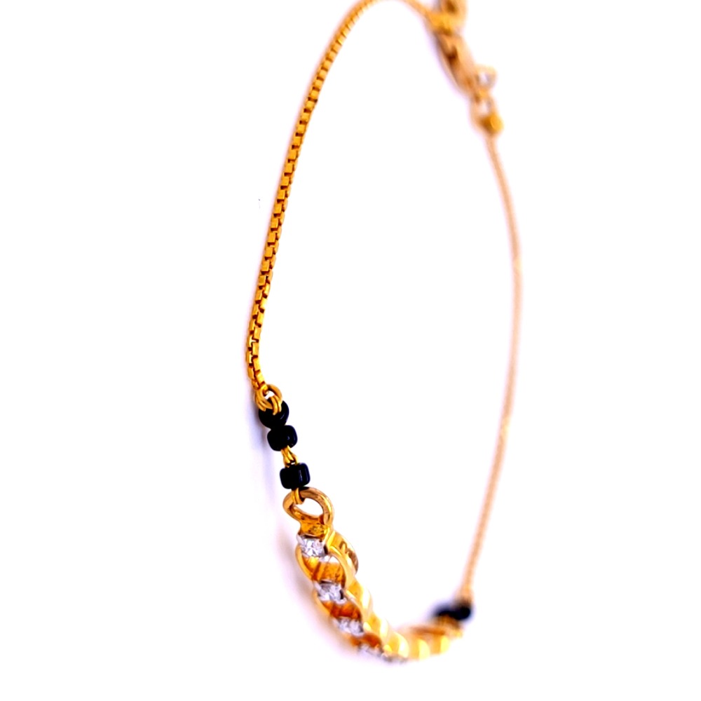 Labella semi curved womens chain bracelet - Image 3