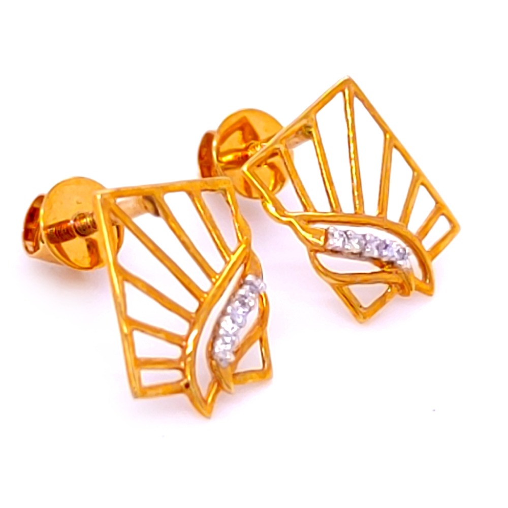 Delicate rectangular diamond gold earring - Image 2