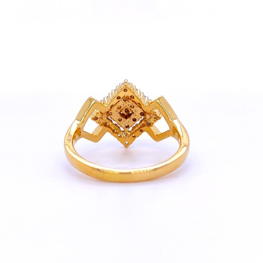 Swifted square diamond ring - Image 3