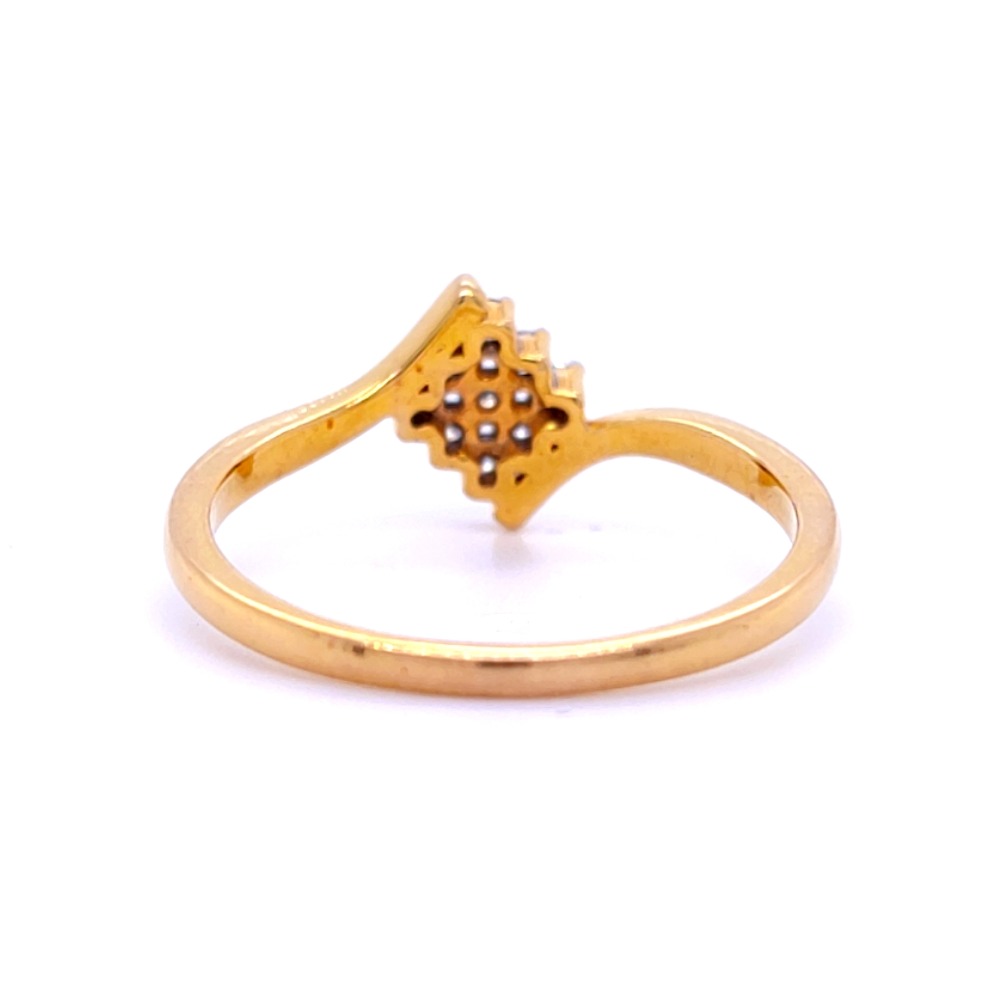 Fabulour 9 diamond cluster ring in 18 kt - Image 3
