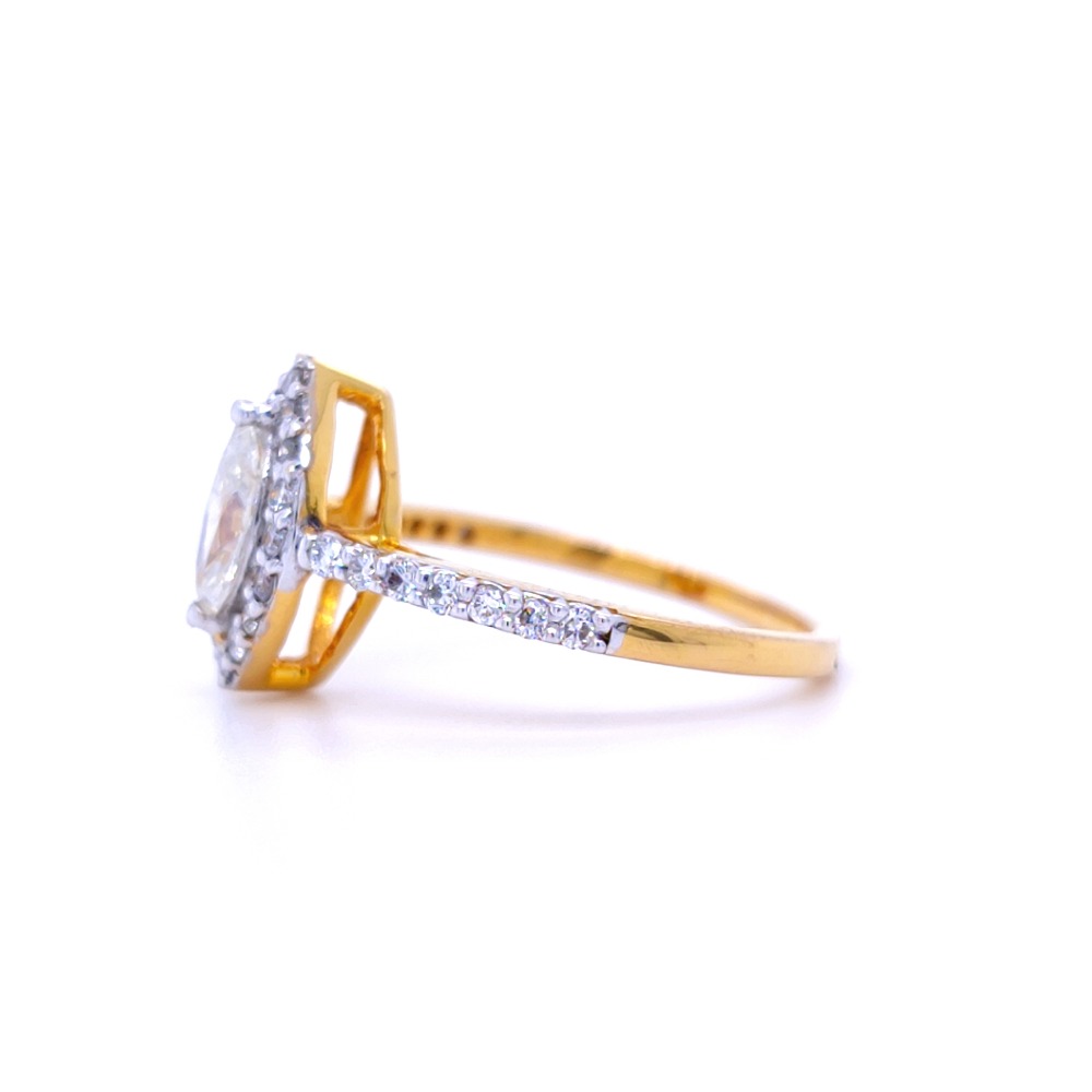 An exclusive marquise shape diamond engagement ring in 18 ct - Image 3