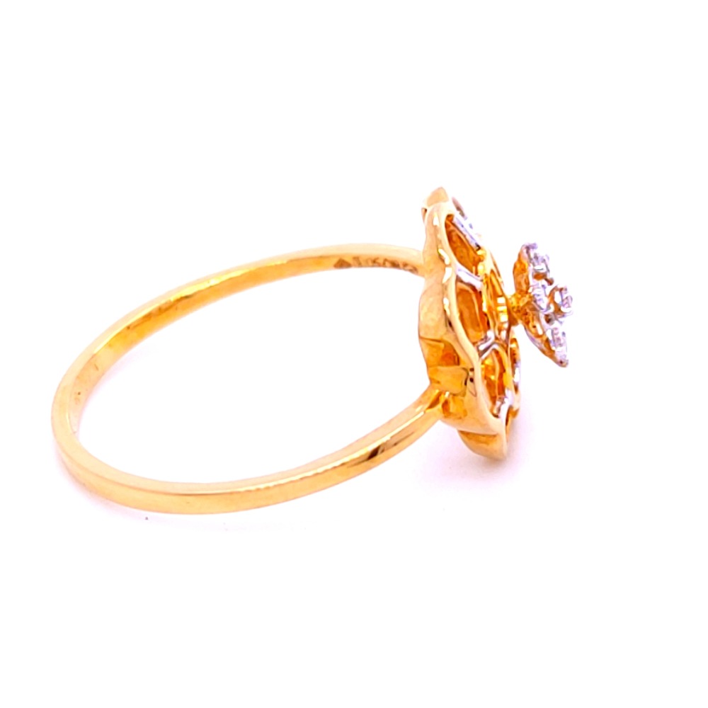 A very unique and floral diamond ring in yellow gold ring - Image 4