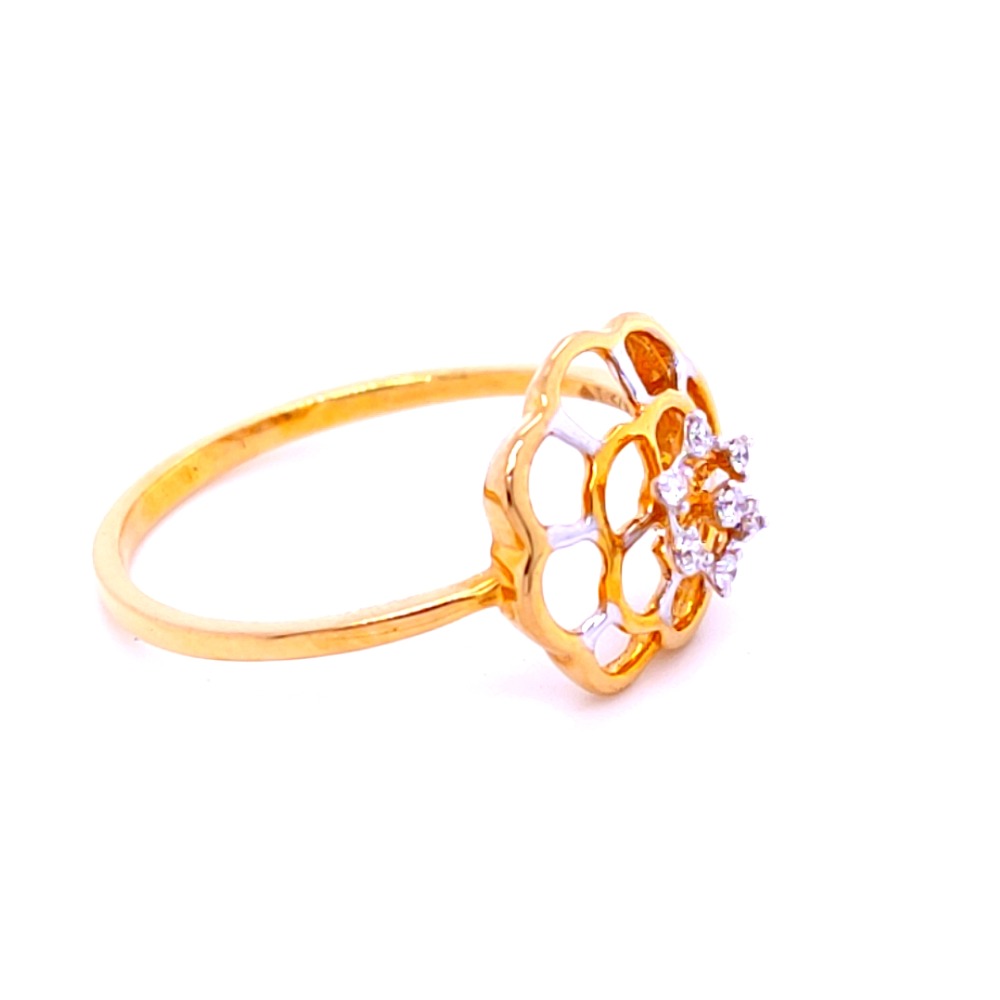 A very unique and floral diamond ring in yellow gold ring - Image 3