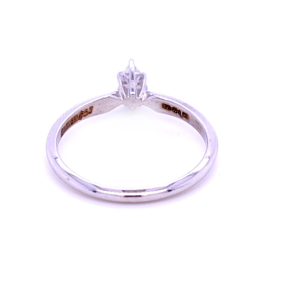 Mesmerizing solitaire marquise diamond ring in 14 kt - Image 5