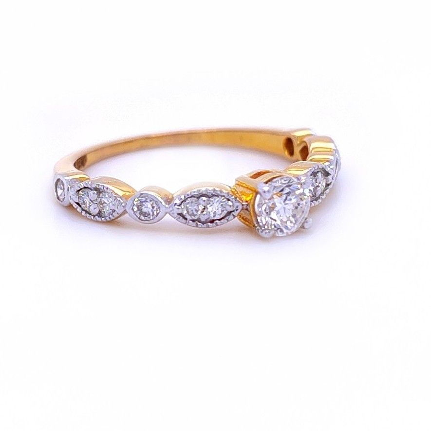 Vintage style solitaire diamond engagement ring - Image 3