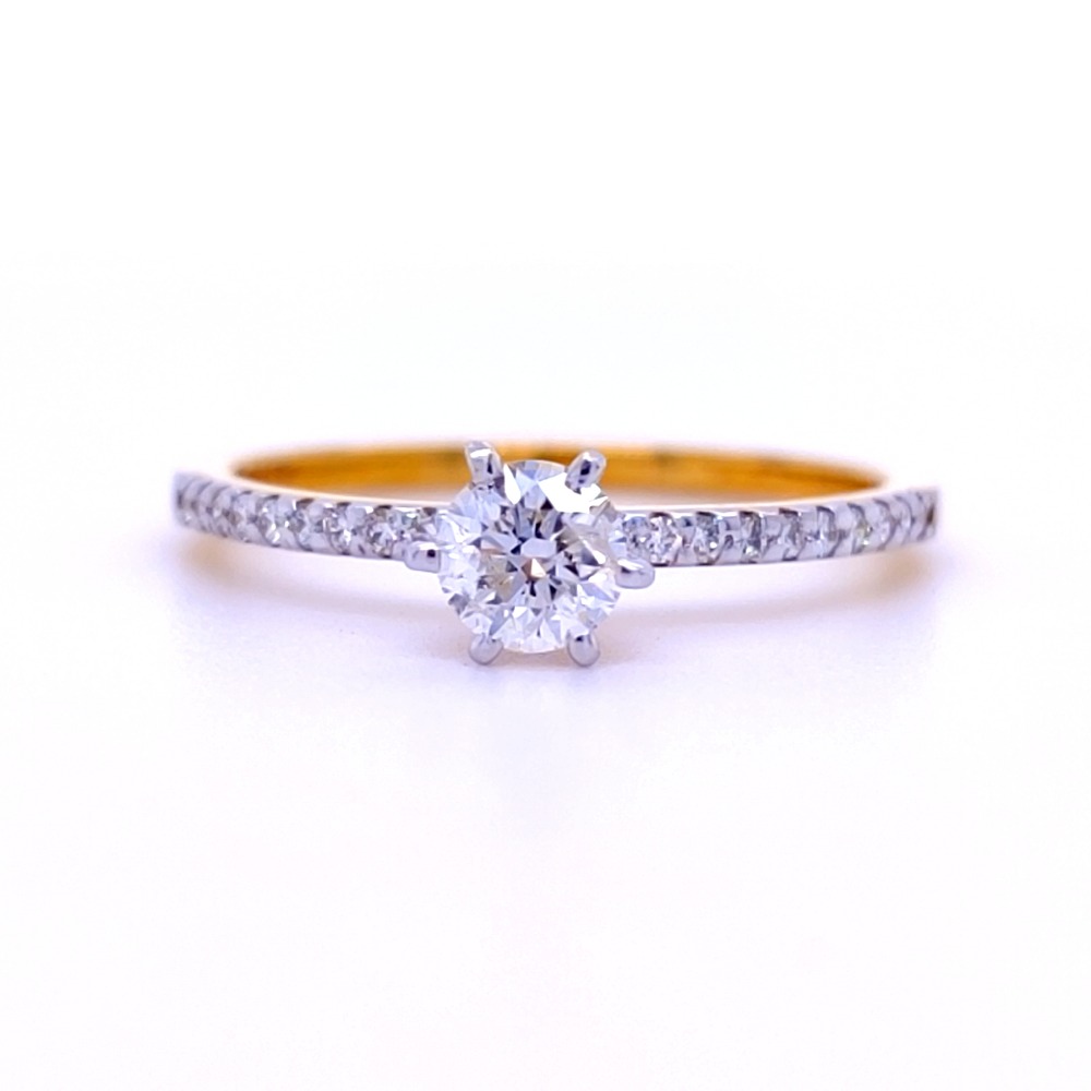 Beautiful solitaire 0.31ct diamond ring  in 18kt gold