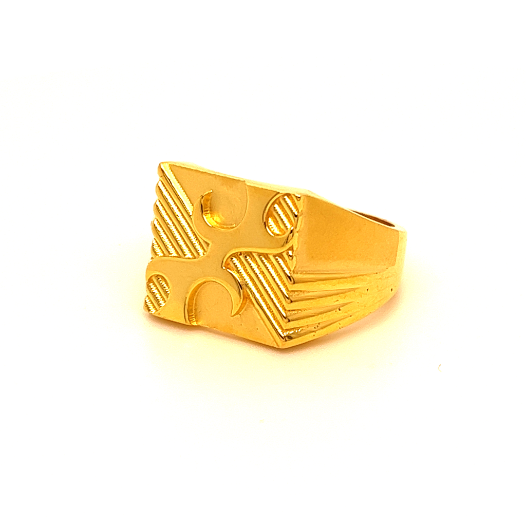 Over the top Gents Ring - Image 2