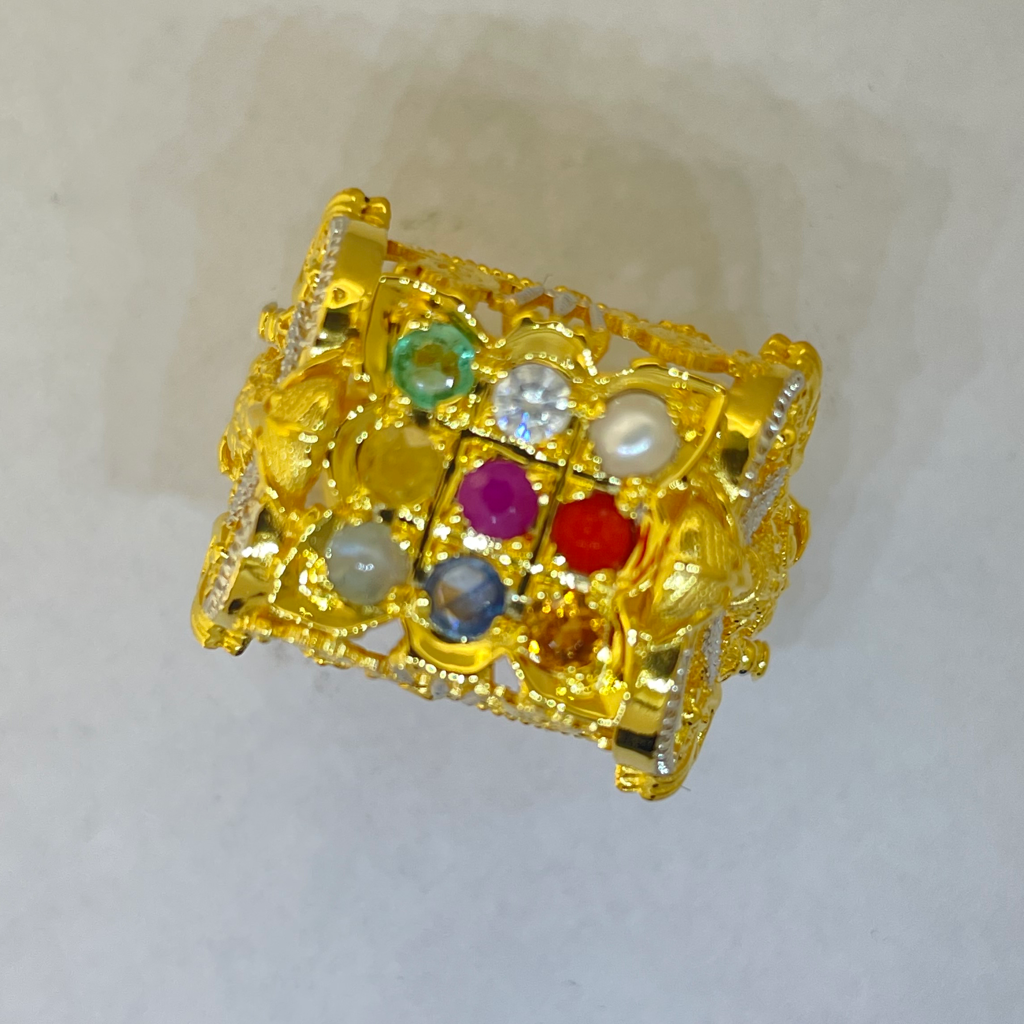 22K Gold Navratan LAXMI GOD RING - Image 3