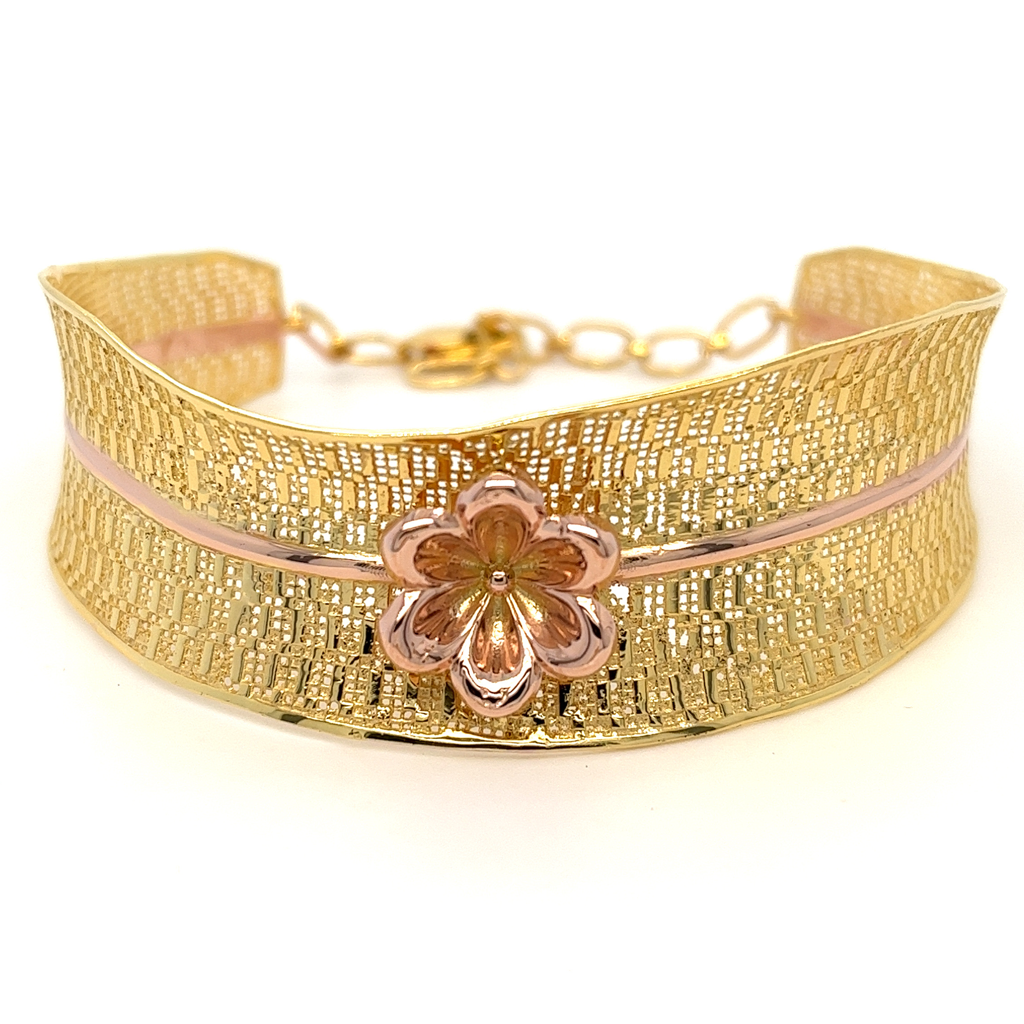 Trendy Looking Modern Bracelet - Image 4