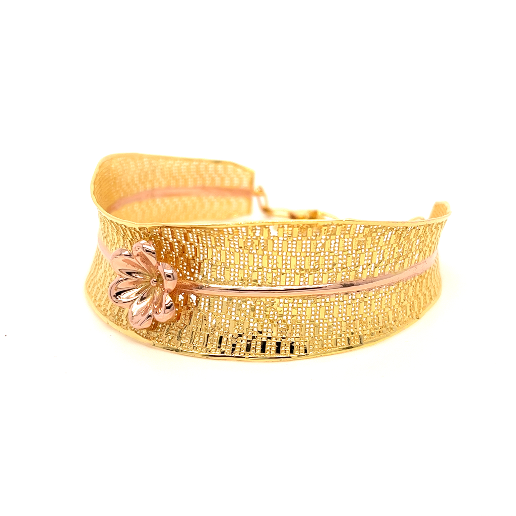 Trendy Looking Modern Bracelet - Image 2