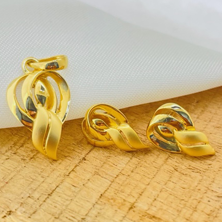 22k Gold Plain Flowy Pendant Set