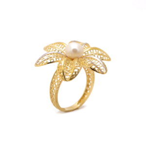 22k yellow gold pearl floral ring