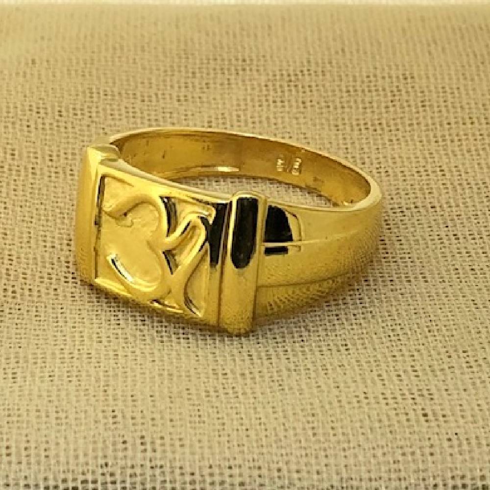 22K Gold Om Letter Ring