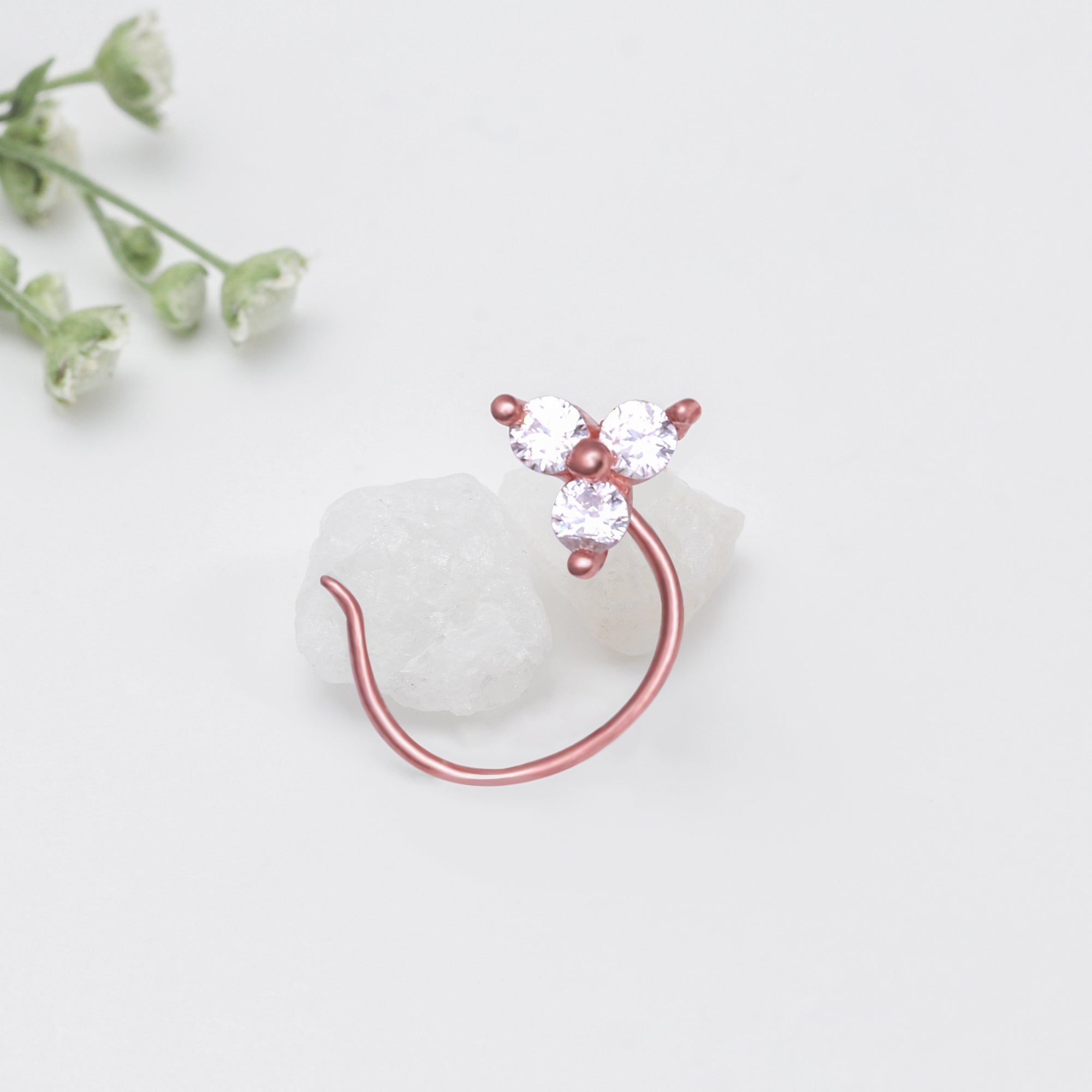 Rose gold clover nose pin - Image 4