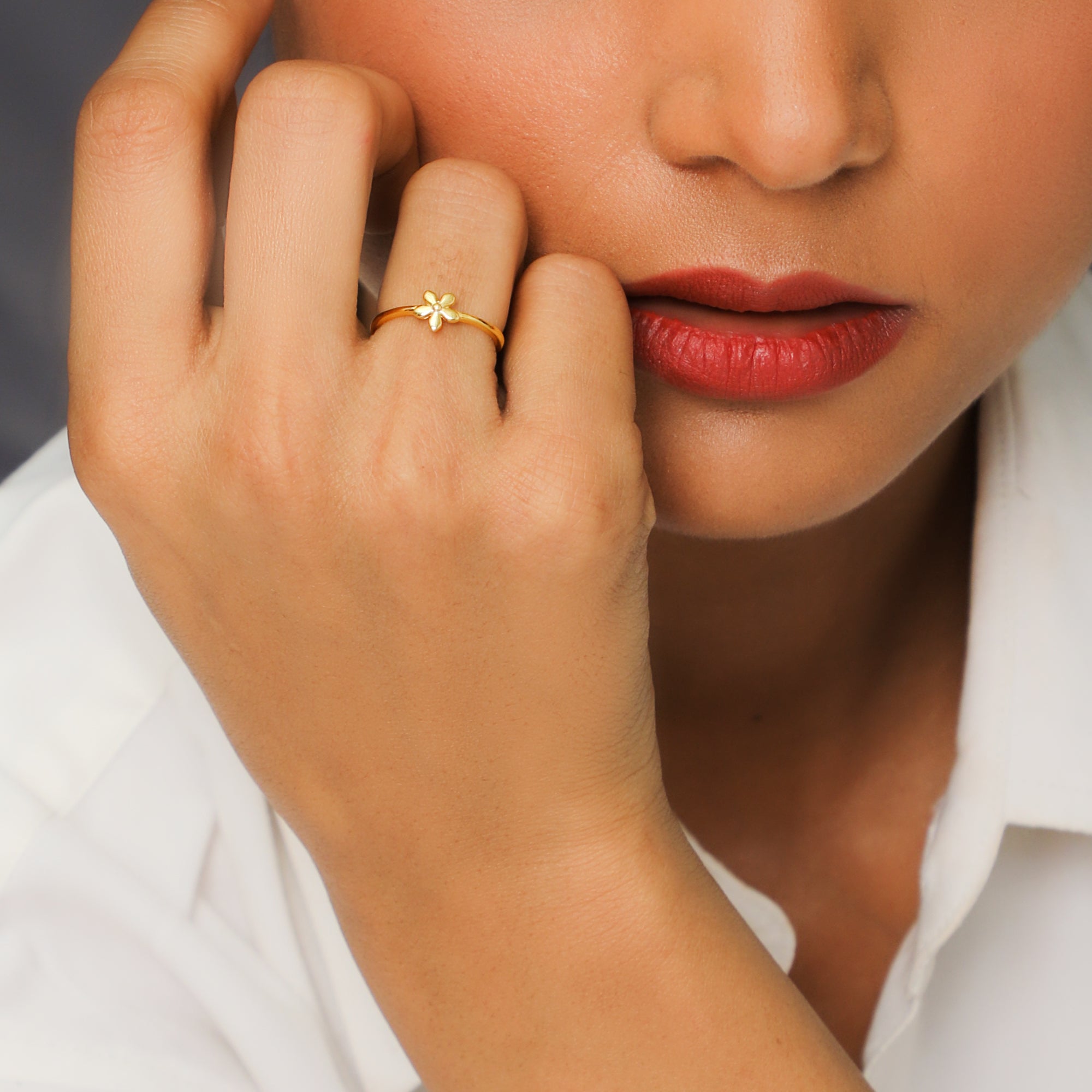 Golden tiny flower ring - Image 2