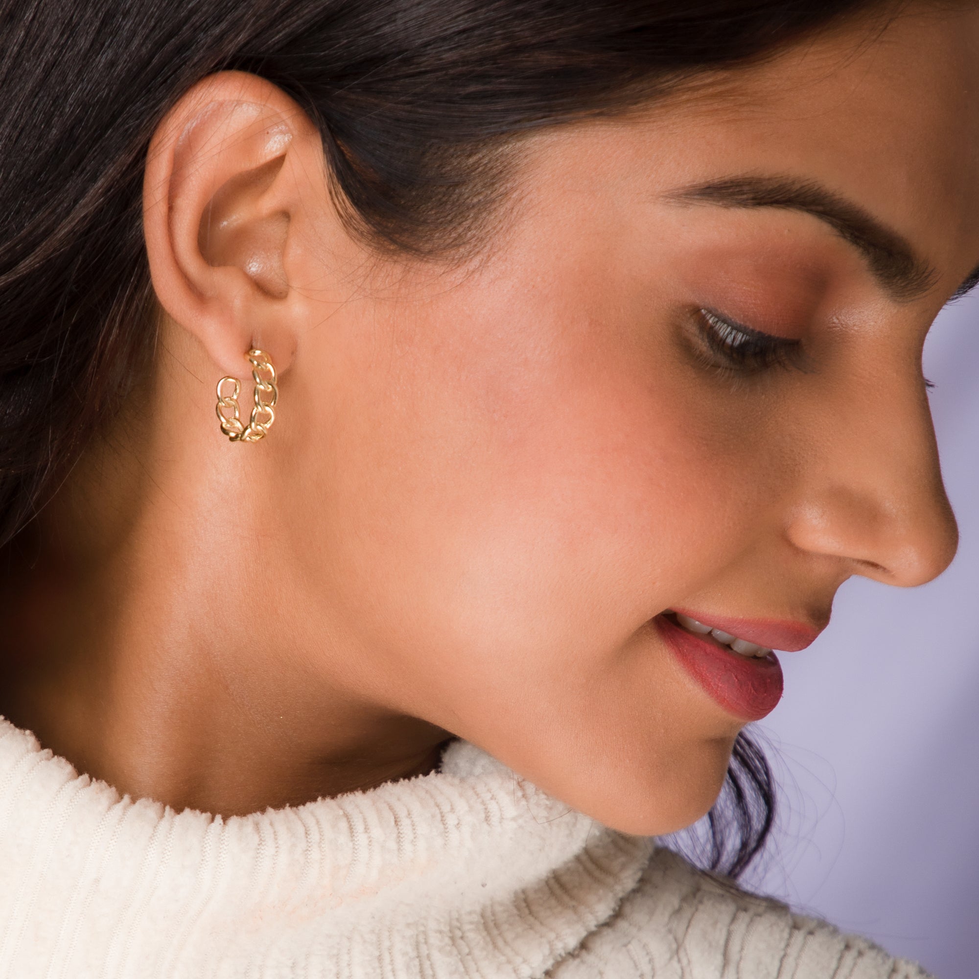 Anushka sharma golden linked hoop earrings - Image 2