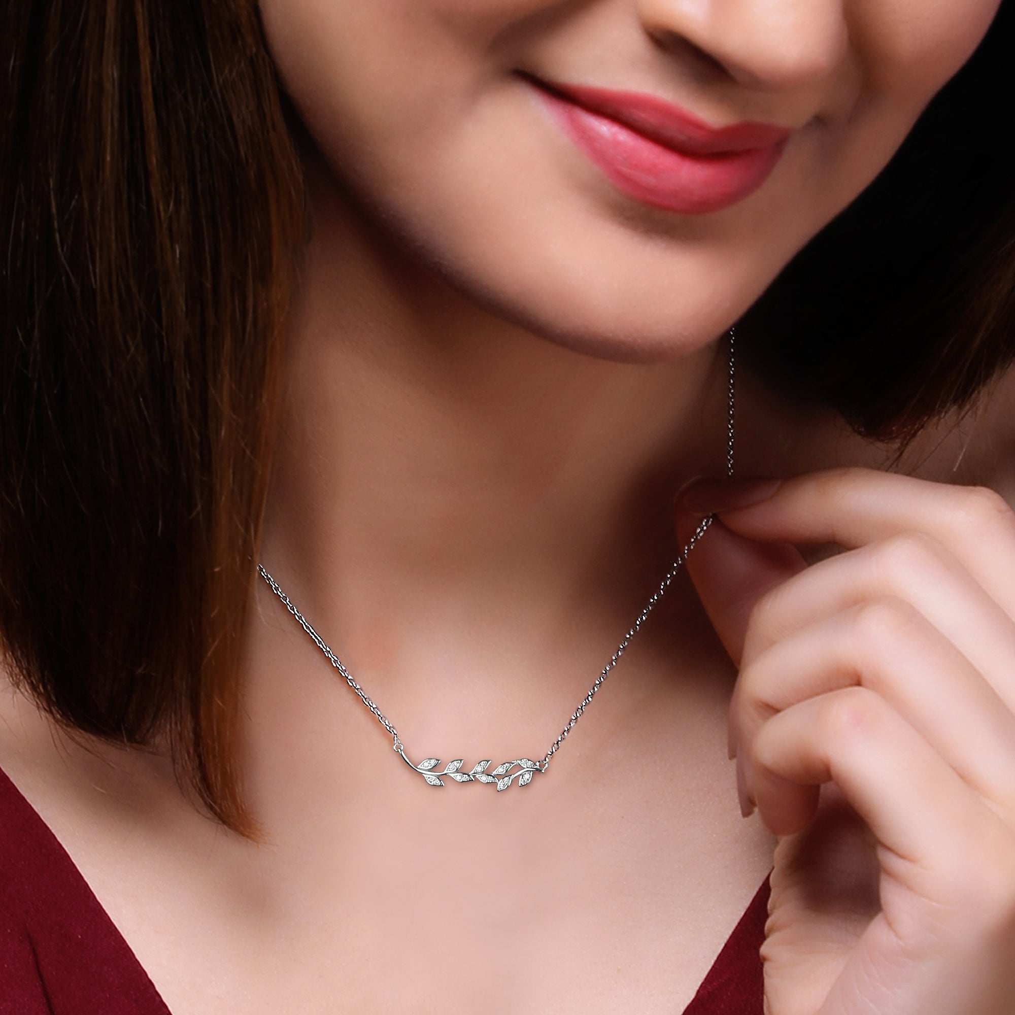Silver leaf pendant with chain - Image 2
