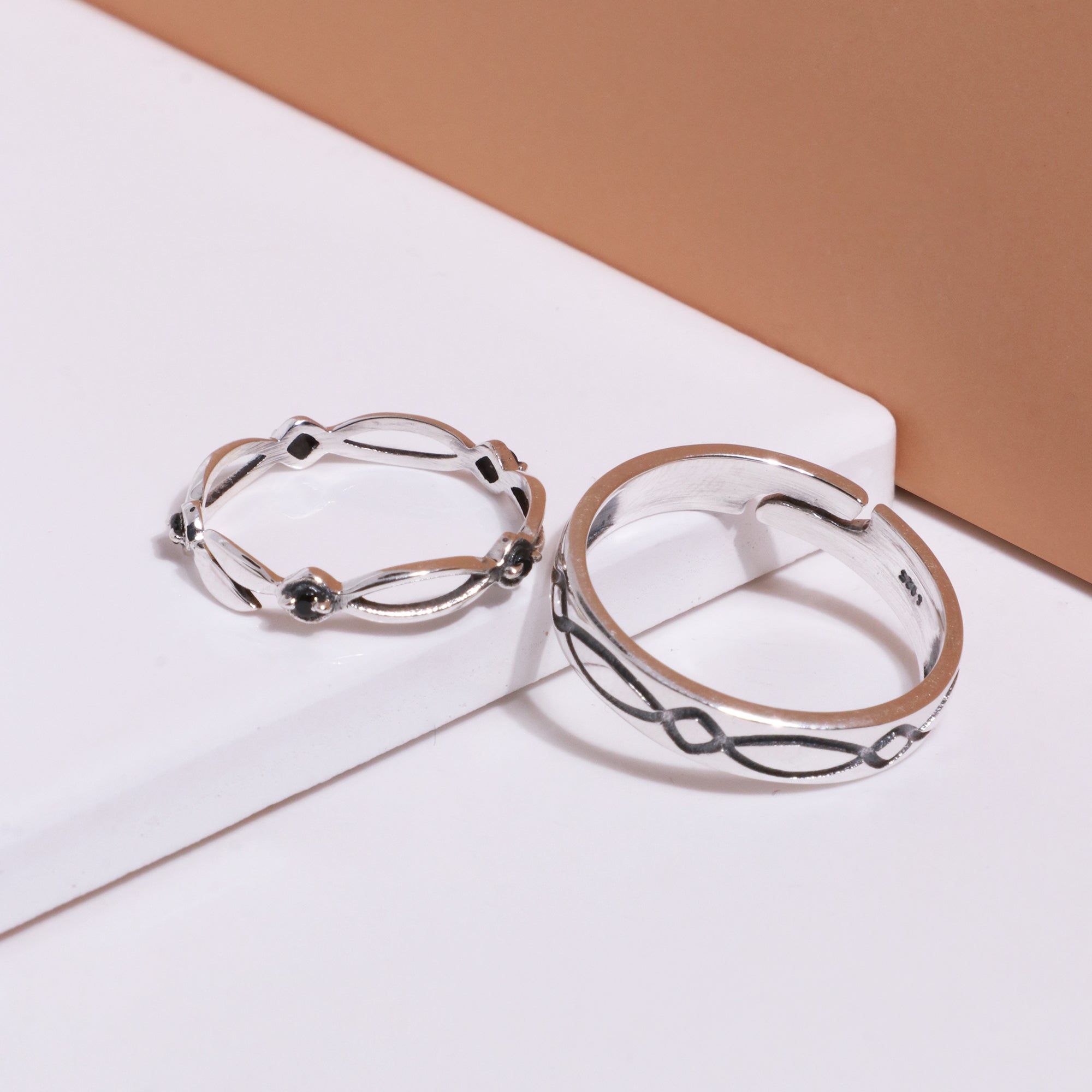 Oxidised silver woven couple bands