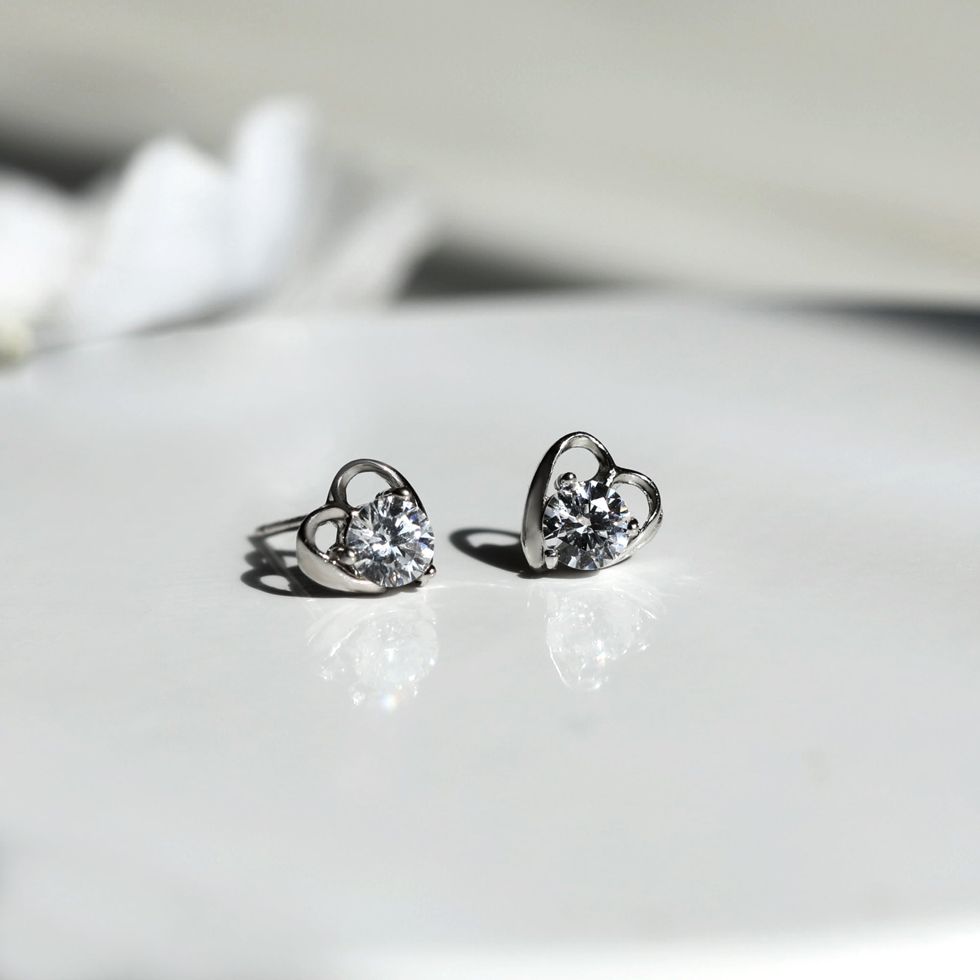 Silver zircon tiny heart studs - Image 3