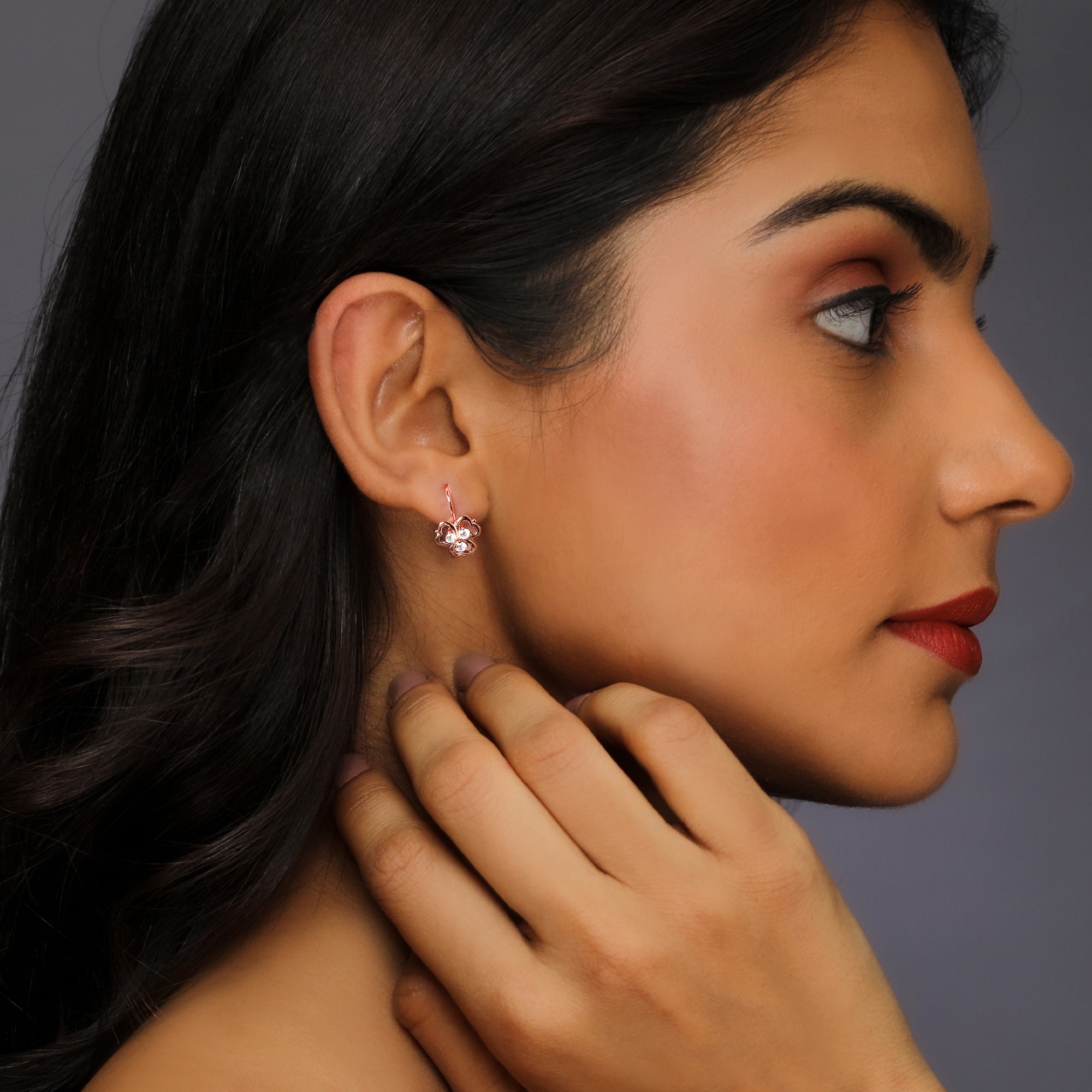Rose gold three leaf clover earrings - Image 2
