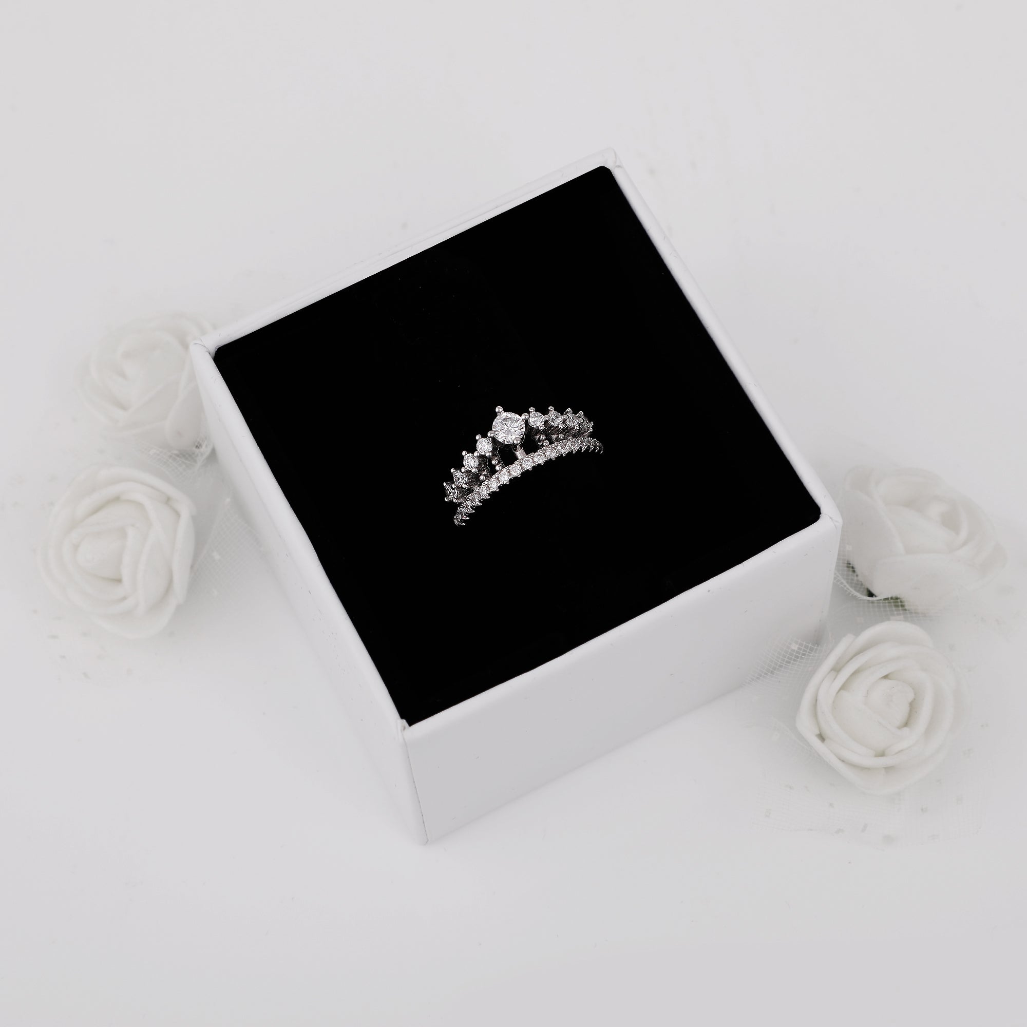 Queen's crown ring - Image 2