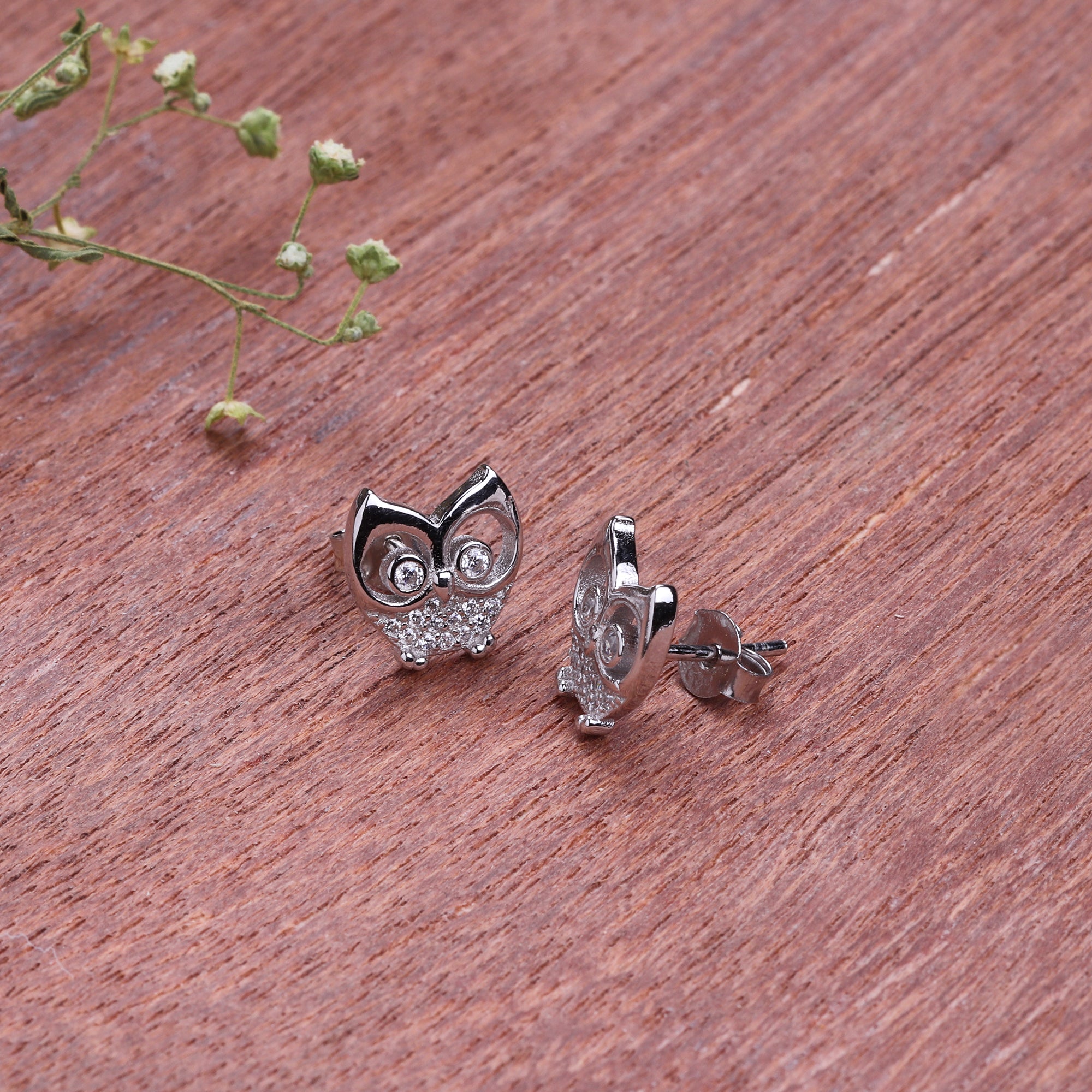Silver sparkling owl earrings - Image 3