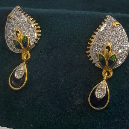 Simple Design Gold Earring