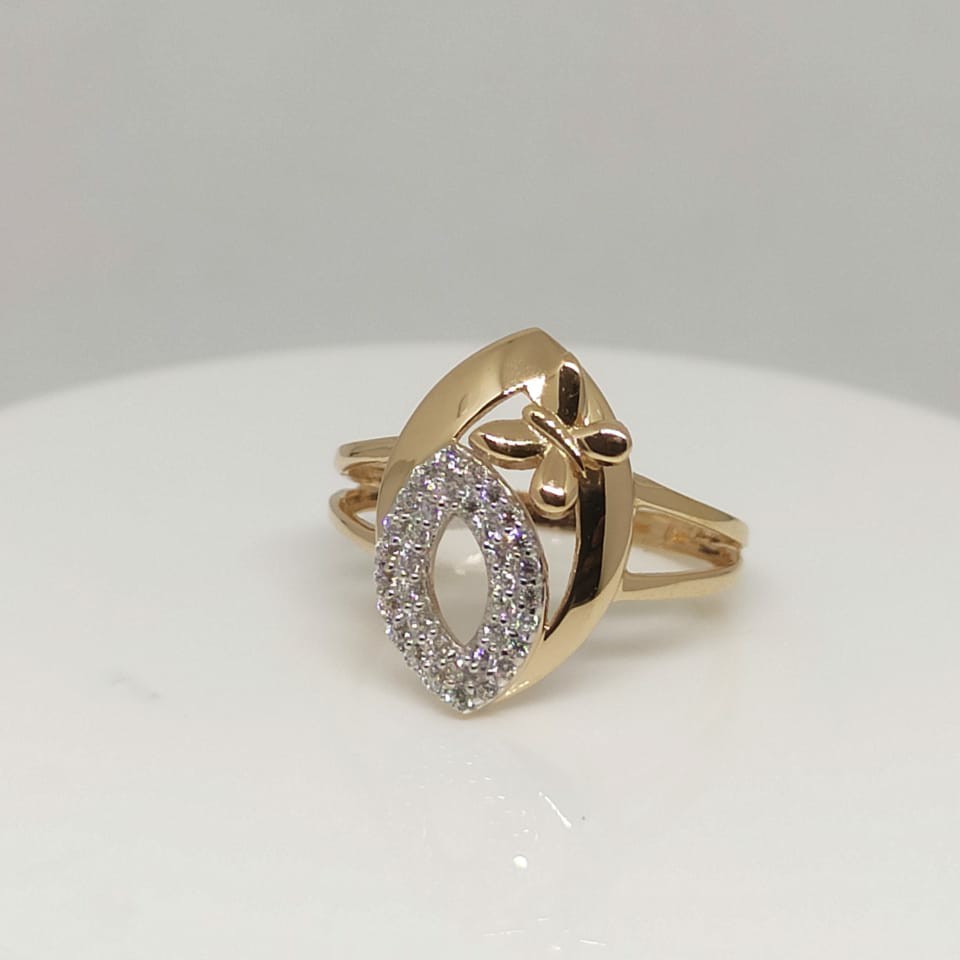 18Kt Gold Fancy LR Ring