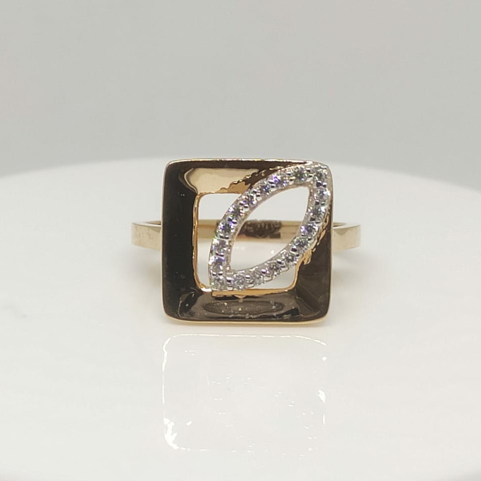 18Kt Roese Gold Fancy LR Ring