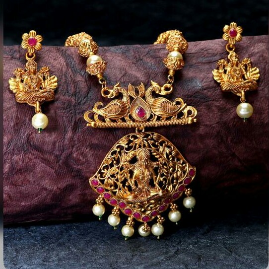 22kt gold jadtar  set