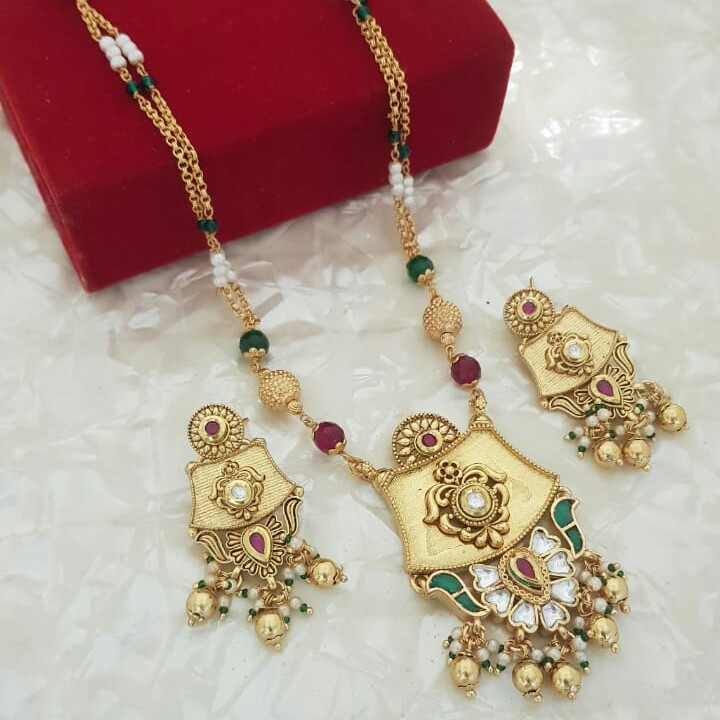 22kt gold fancy designer set