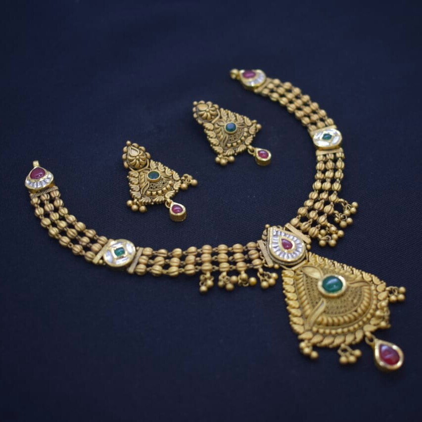 916 gold ancient  jadtar set